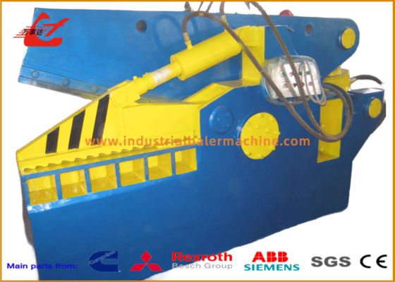 Safely Horizontal Scrap Shear 4000KN For Steel Plates With Button Control