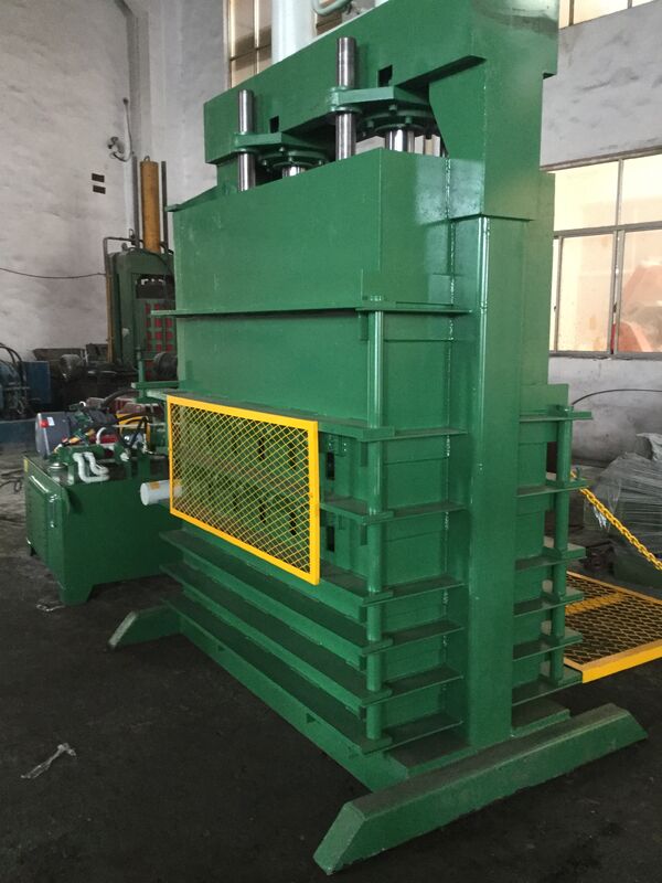 100Ton Force Tire Baler with 1550×760mm Bale Size and 11kW Motor Power for Scrap Tire Recycling
